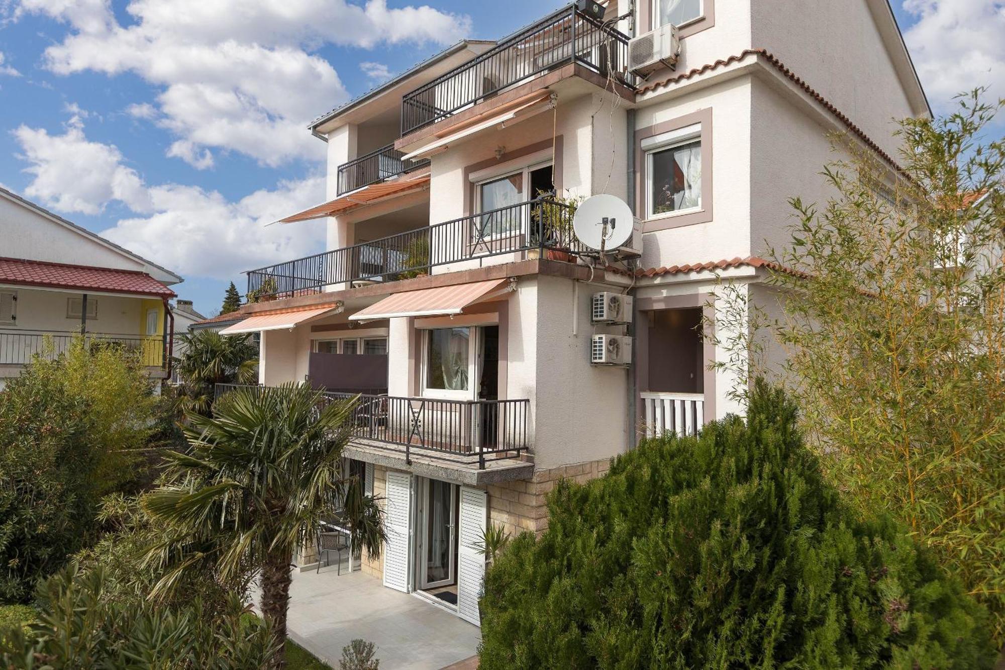 Karmen 1 Lägenhet Crikvenica Exteriör bild