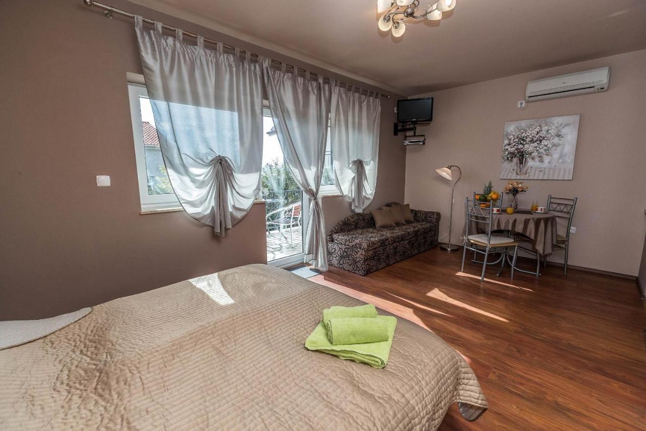 Karmen 1 Lägenhet Crikvenica Exteriör bild