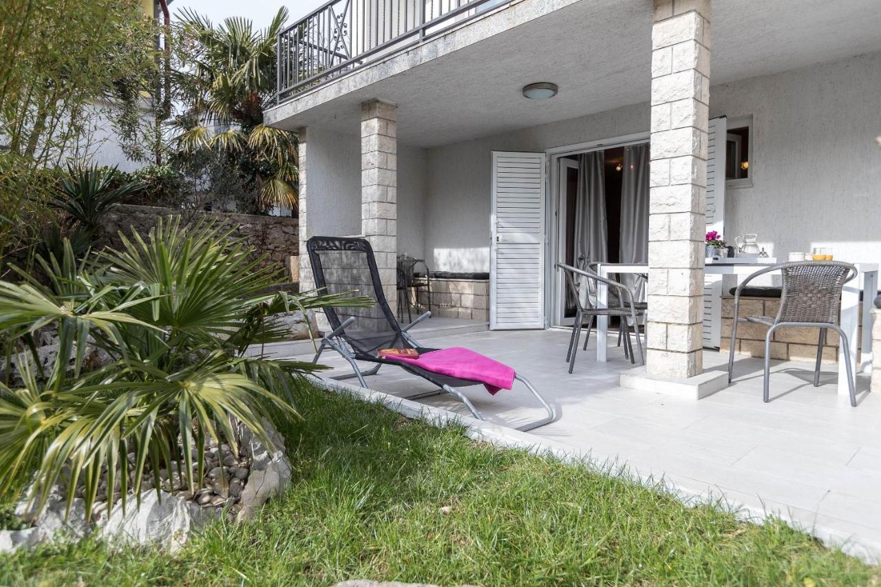 Karmen 1 Lägenhet Crikvenica Exteriör bild