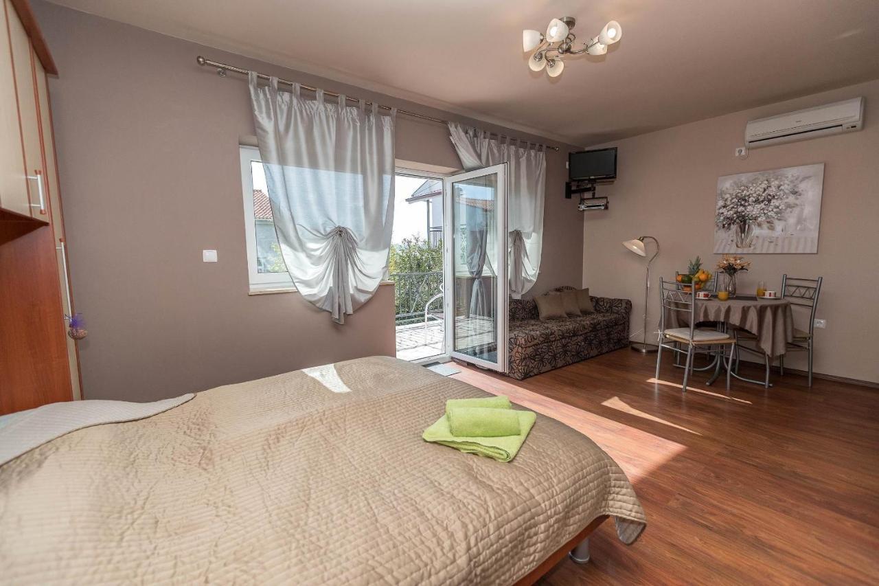 Karmen 1 Lägenhet Crikvenica Exteriör bild