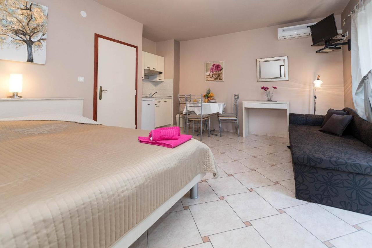 Karmen 1 Lägenhet Crikvenica Exteriör bild